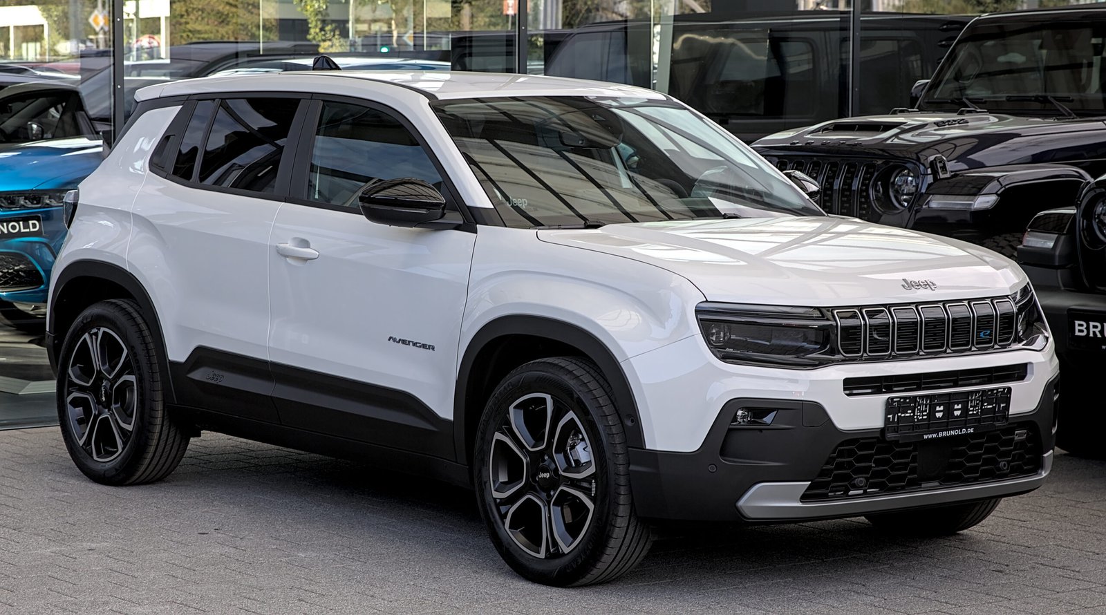 Jeep Avenger e Hyundai i20 lideram lançamentos do 2º semestre