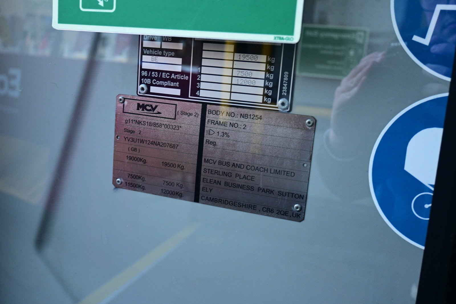 Placa metálica com o número de identificação do veículo (VIN)